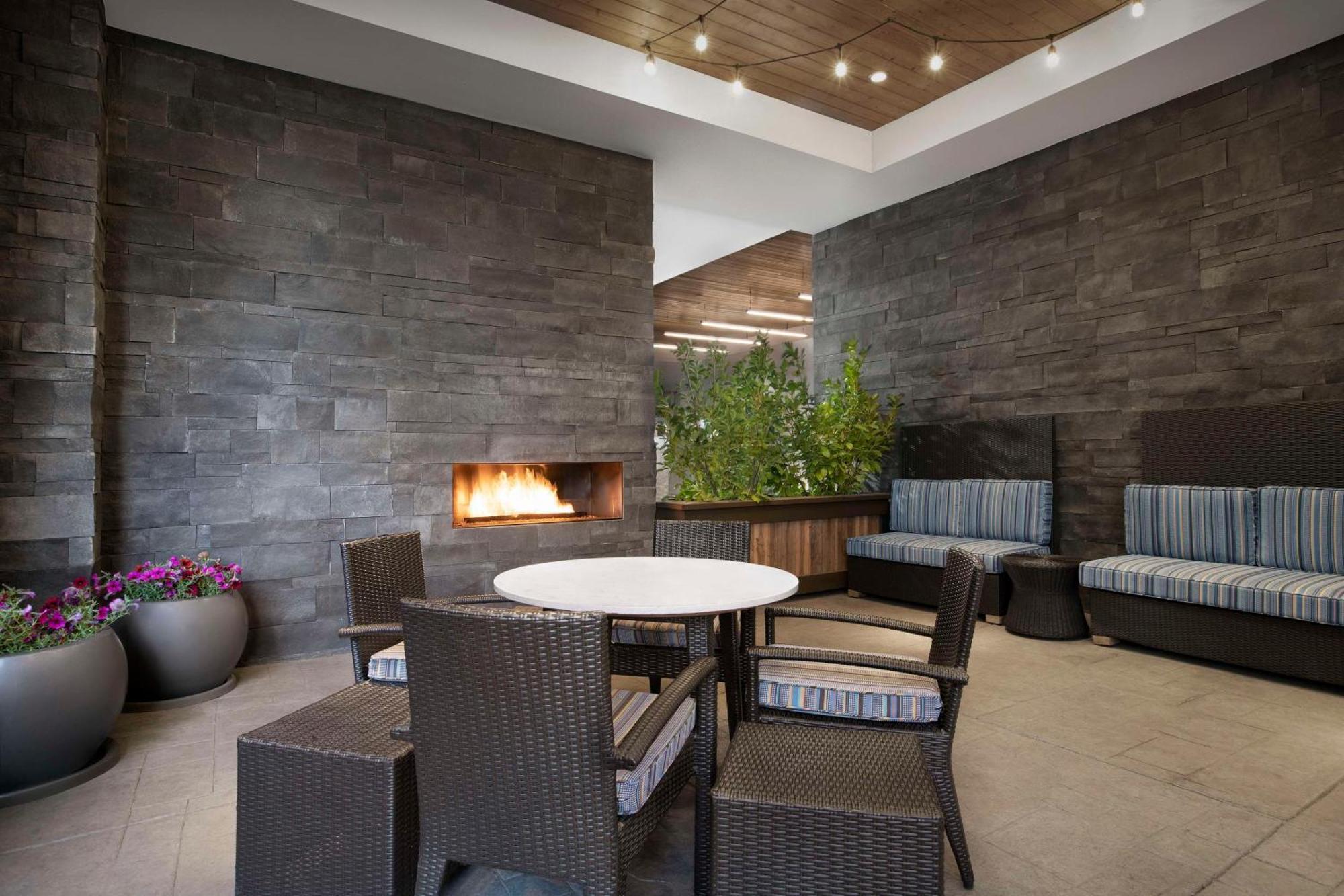 Home2 Suites By Hilton Eugene Downtown University Area Exterior photo